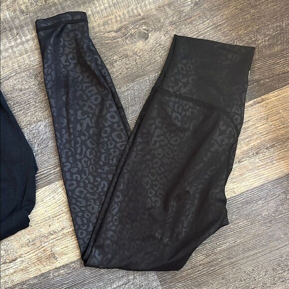 4 piece XS workout bundle! Buffbunny, carbon38, girlfriend collective and Varley - Picture 2 of 16